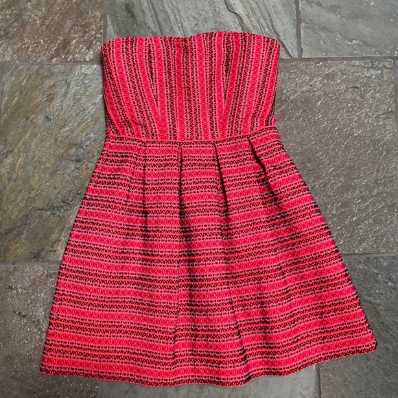 Textured Pink Dress - Picture 4 of 9